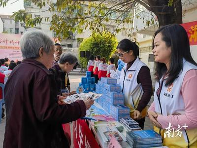 擦亮'志愿湘橋'品牌，湘橋區(qū)學(xué)雷鋒全民志愿服務(wù)月活動(dòng)啟動(dòng)